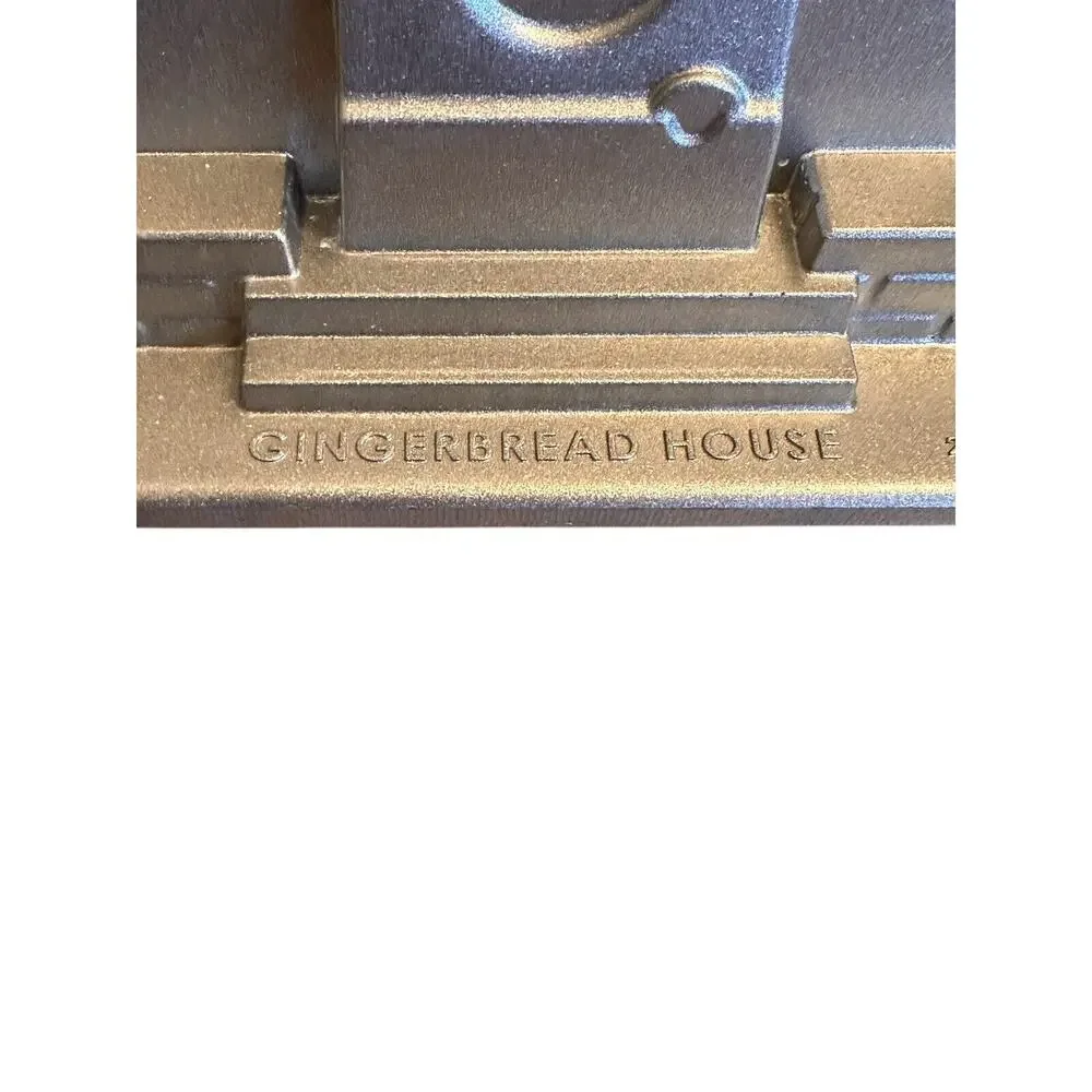 Nordic Ware Gingerbread House Cake Pan Bundt Mold Christmas Baking Holidays